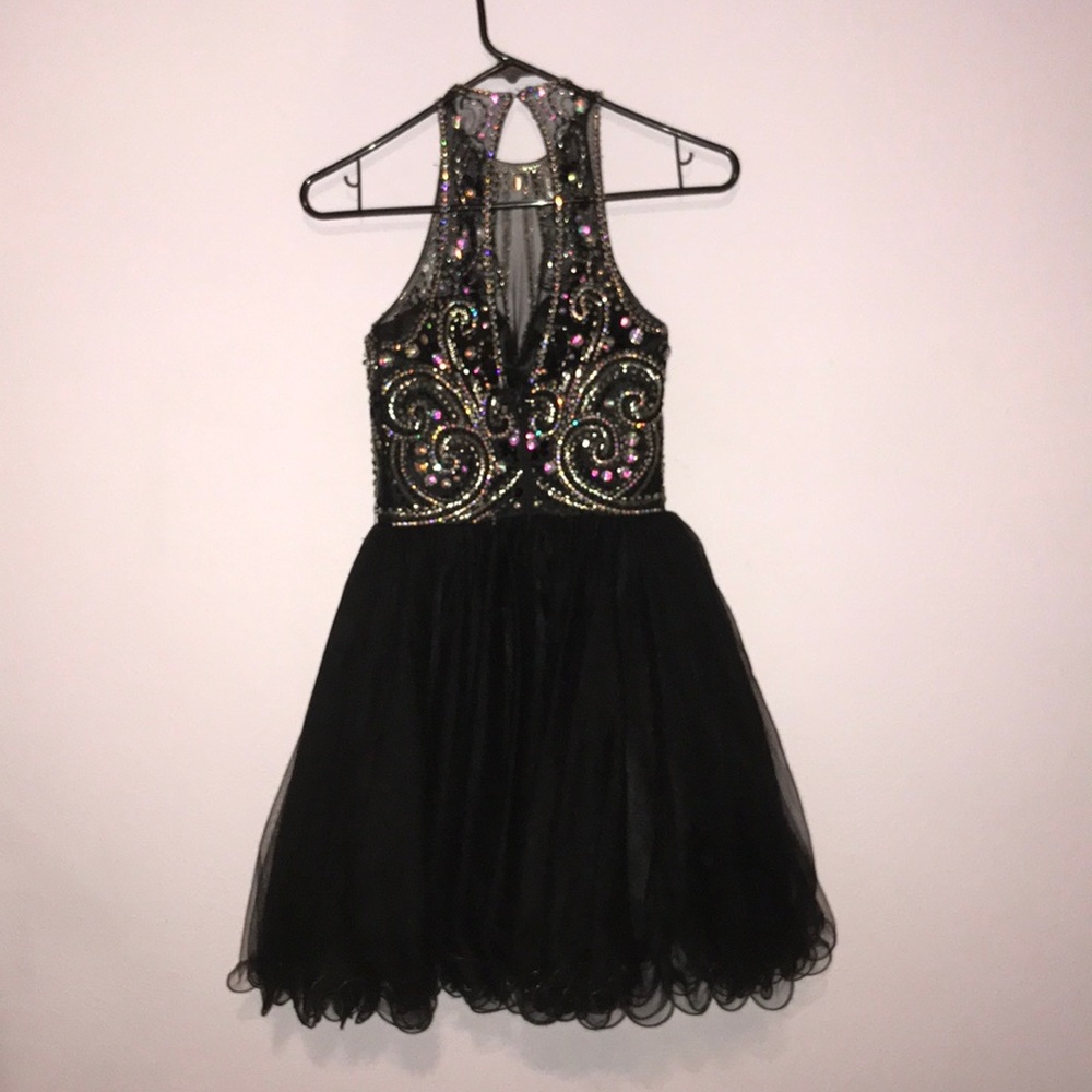 Prom dresses - Picture 2 of 3